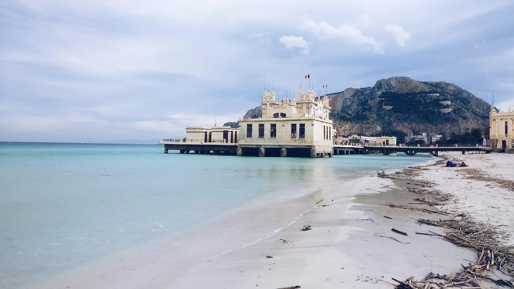 B&B Casa Chinaski Mondello Exteriör bild